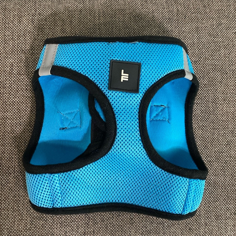 London Fog blue dog harness, size large.